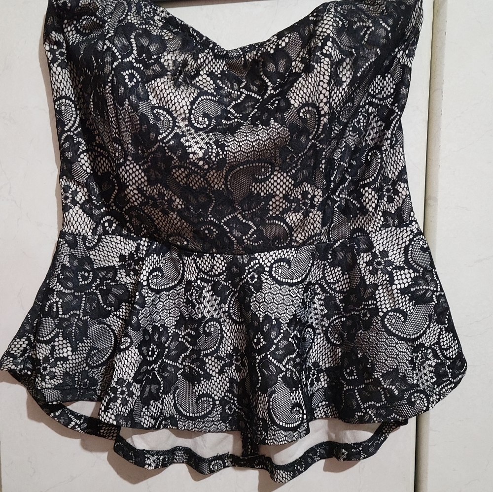 Black Lace Crop Top Size Medium